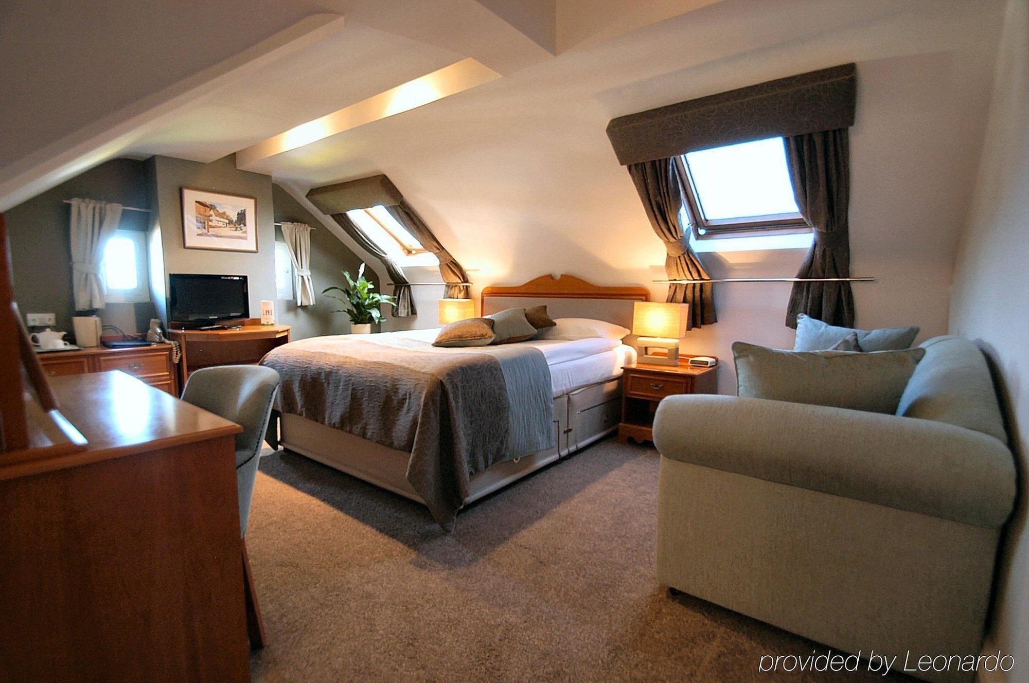 The Lodge Duxford Zimmer foto